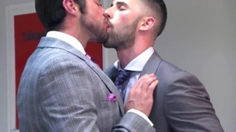 menatplay: Hole-Tonguing & Dicking at MENATPLAY